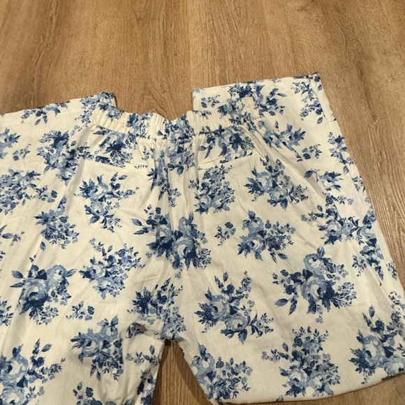 Floral Print Wide-Leg Pants - Picture 4 of 6
